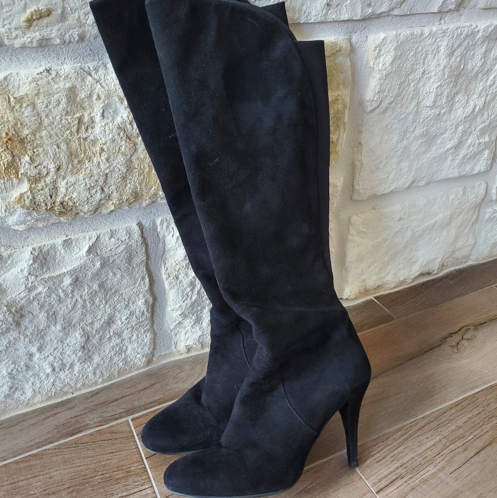 Stuart Weitzman stretch suede boots!